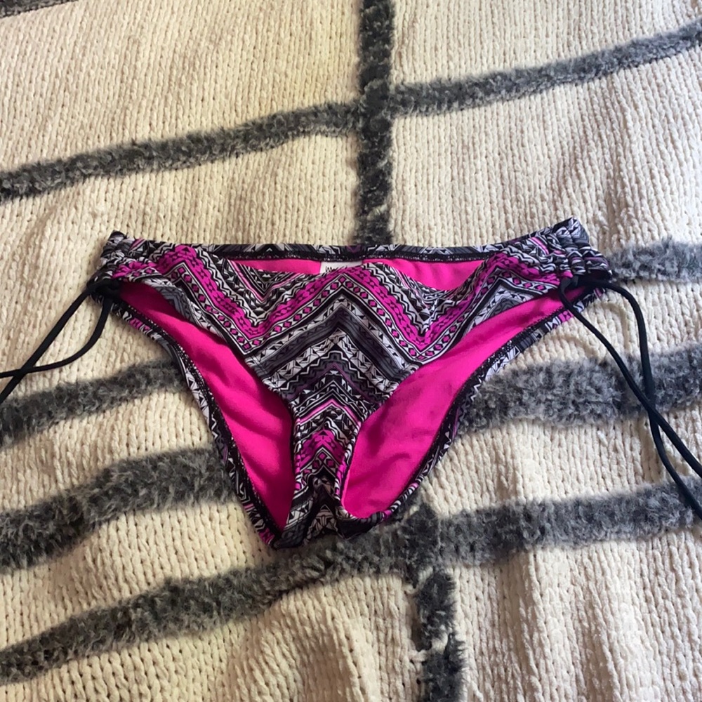 Women’s bathing suit bottoms